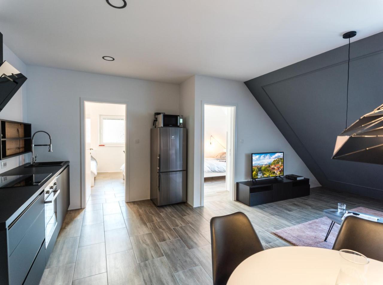 Flex Apartments Tour As Любляна Екстериор снимка