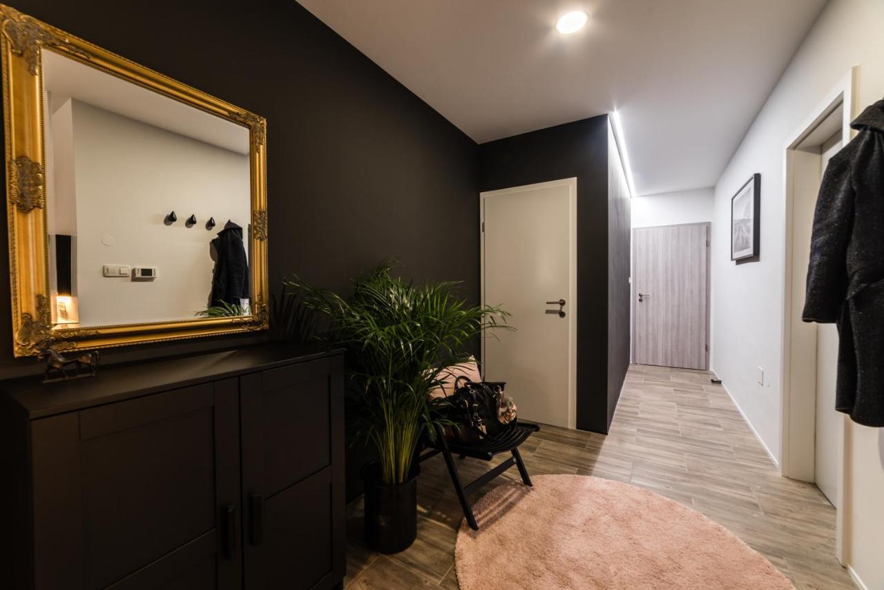 Flex Apartments Tour As Любляна Екстериор снимка